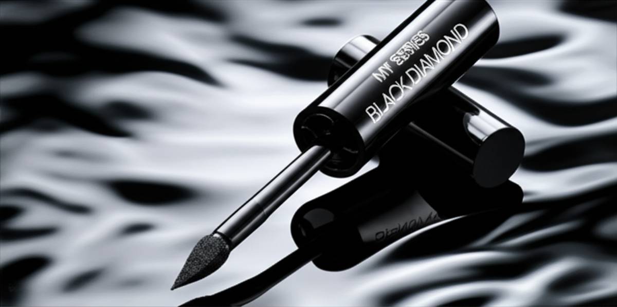 اپل نقد و بررسی خط چشم مایع مای Black Diamond: اپلیکاتور ابری